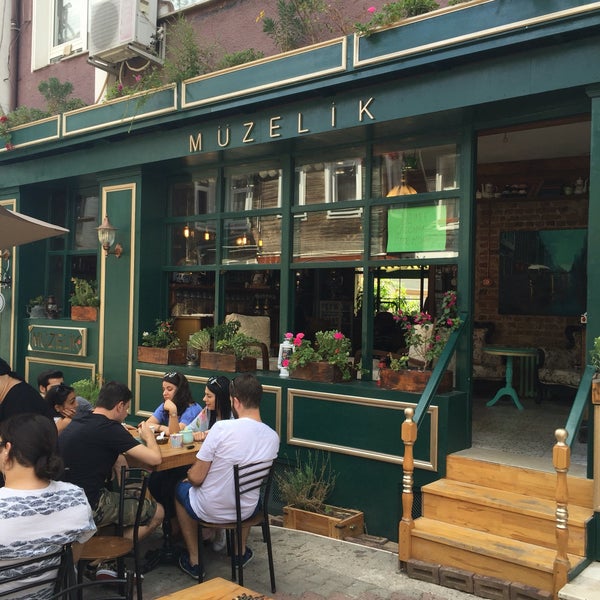8/6/2016にAslı S.がMüzelik Cafe Çengelköyで撮った写真