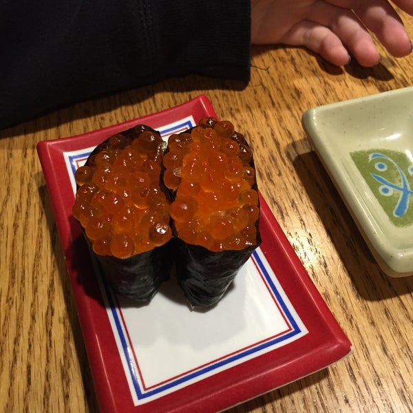 Foto diambil di Isobune Sushi oleh David F. pada 10/19/2015