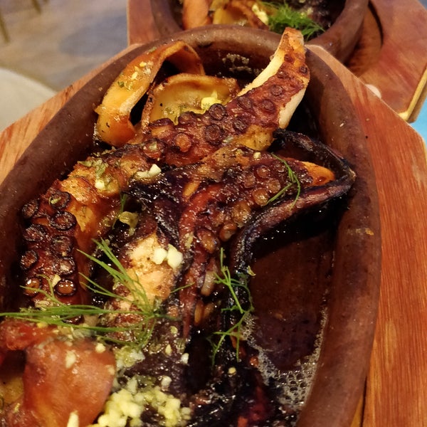 6/29/2018 tarihinde Tarik F.ziyaretçi tarafından Kandil Restaurant Şafak Usta&#39;nın Yeri'de çekilen fotoğraf