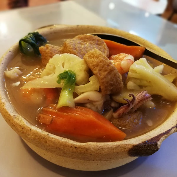 Photo taken at Thai Nyonya Restaurant by JL® on 11/30/2017