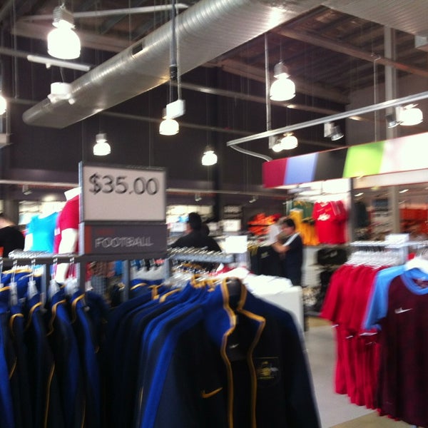 auburn adidas outlet trading hours