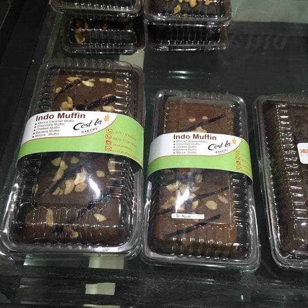 Xenia Bakery Kampung Melayu Bakery in Tebet