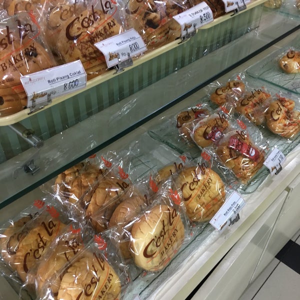 Xenia Bakery Kampung Melayu Bakery in Tebet