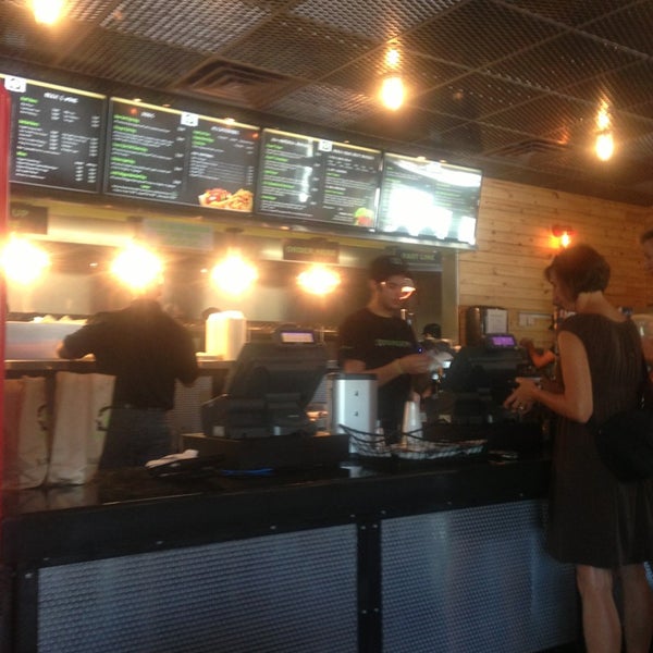 7/25/2013 tarihinde Matthew P.ziyaretçi tarafından BurgerFi'de çekilen fotoğraf