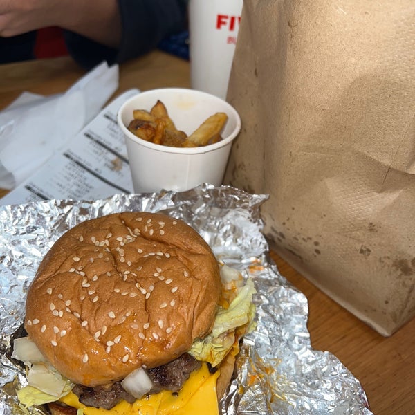Photo taken at Five Guys by م on 7/12/2022