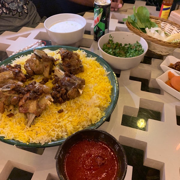 Das Foto wurde bei Al-Kharof Restaurant von F3. am 6/24/2019 aufgenommen