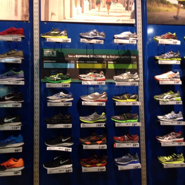 DICK'S Sporting Goods (Artık Kapalı) Fairfax, VA'da fotoğraflar