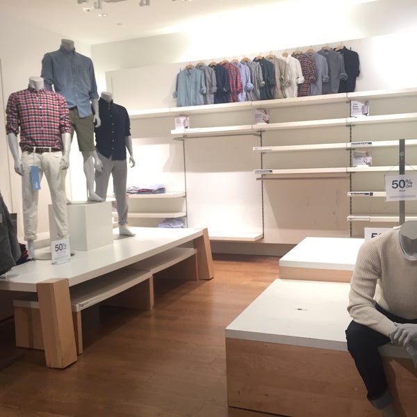 GAP Clothing Store in Raleigh