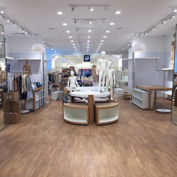 GAP Clothing Store in Raleigh