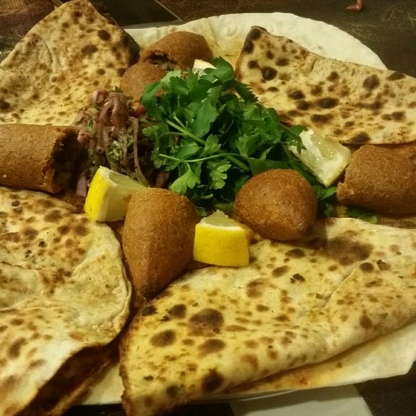 Das Foto wurde bei Antakya Mutfağı von Nilay K. am 3/8/2019 aufgenommen