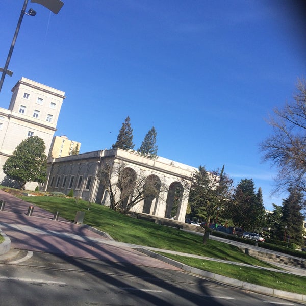 Edificio Central UNAV Universidad en Pamplona