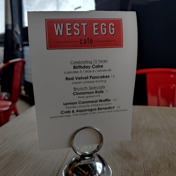 Das Foto wurde bei West Egg Café von Sunny S. am 4/6/2019 aufgenommen