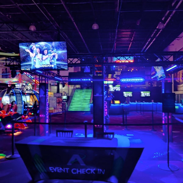 6/12/2019 tarihinde Sunny S.ziyaretçi tarafından Andretti Indoor Karting &amp; Games Roswell'de çekilen fotoğraf