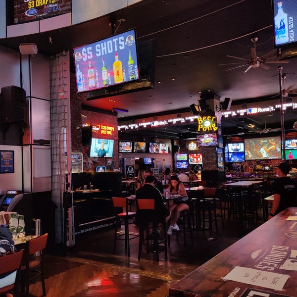 8/10/2020にSunny S.がBlondies Sports Bar &amp; Grillで撮った写真
