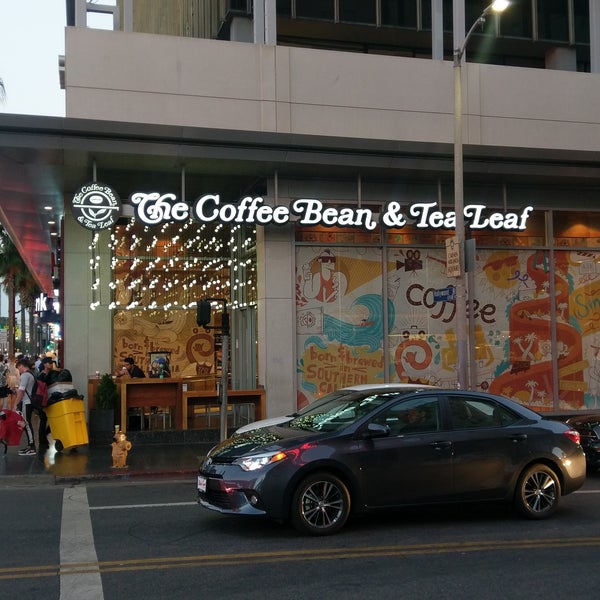Foto tomada en The Coffee Bean &amp; Tea Leaf  por Sunny S. el 8/5/2016