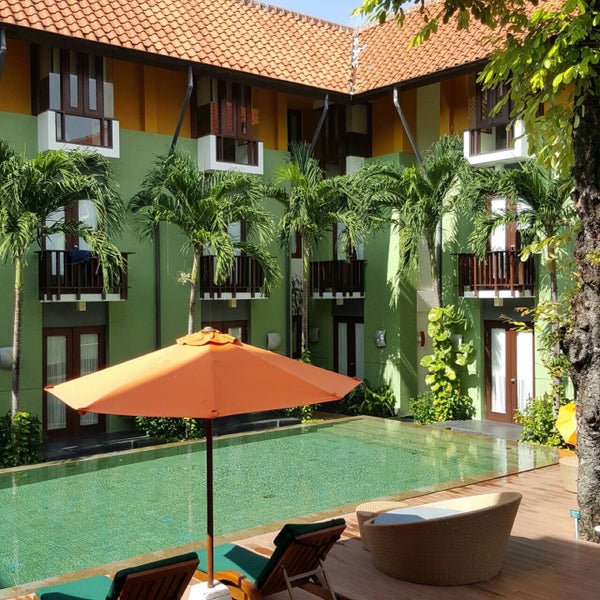Das Foto wurde bei HARRIS Hotel Tuban Bali von Boon R. am 2/10/2017 aufgenommen