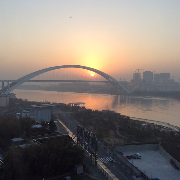 Foto tomada en Shanghai Marriott Riverside Hotel  por Boon R. el 1/18/2015