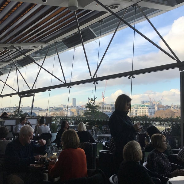 Photo taken at OXO Tower Brasserie by Dariana A. on 11/30/2019