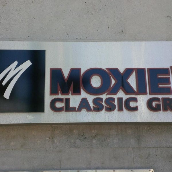 Foto diambil di Moxie&#39;s Classic Grill oleh Moe A. pada 3/17/2013