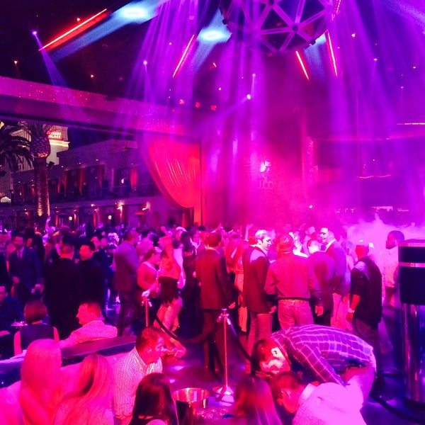 รูปภาพถ่ายที่ Drai&#39;s Nightclub โดย Rj S. เมื่อ 2/24/2015