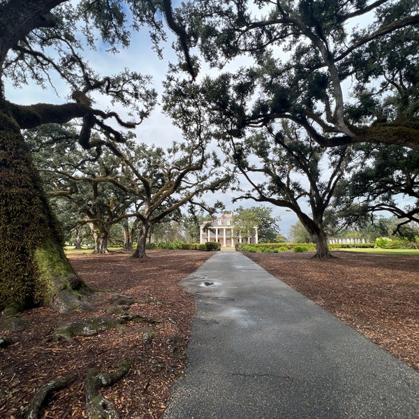 Photo taken at Oak Alley Plantation by William B. on 10/29/2022