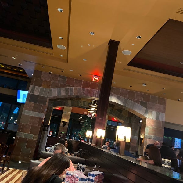 Photo taken at BJ&#39;s Restaurant &amp; Brewhouse by Ramon R. on 12/10/2019