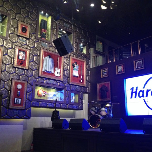 Foto tomada en Hard Rock Cafe Gurgaon  por Ali A. el 8/25/2015