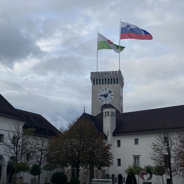 Das Foto wurde bei Burg von Ljubljana von Chaos~🌪⚠️ am 10/30/2023 aufgenommen
