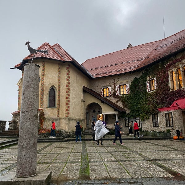 Foto scattata a Blejski Grad | Bled Castle da Chaos~🌪⚠️ il 10/30/2023