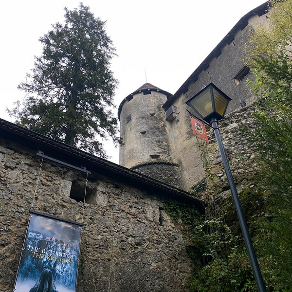 Foto tomada en Blejski Grad | Bled Castle  por Chaos~🌪⚠️ el 10/30/2023