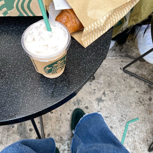 3/17/2023 tarihinde Shahad A.ziyaretçi tarafından Starbucks'de çekilen fotoğraf