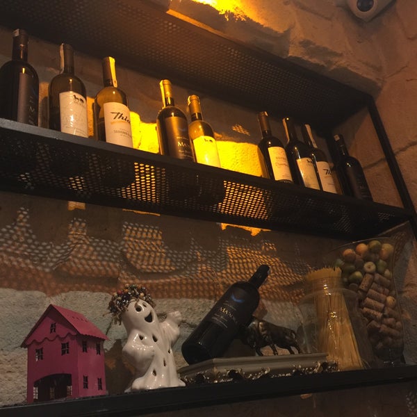 Foto scattata a Mila Cafe &amp; Bar &amp; Rest da Gozde il 1/19/2019