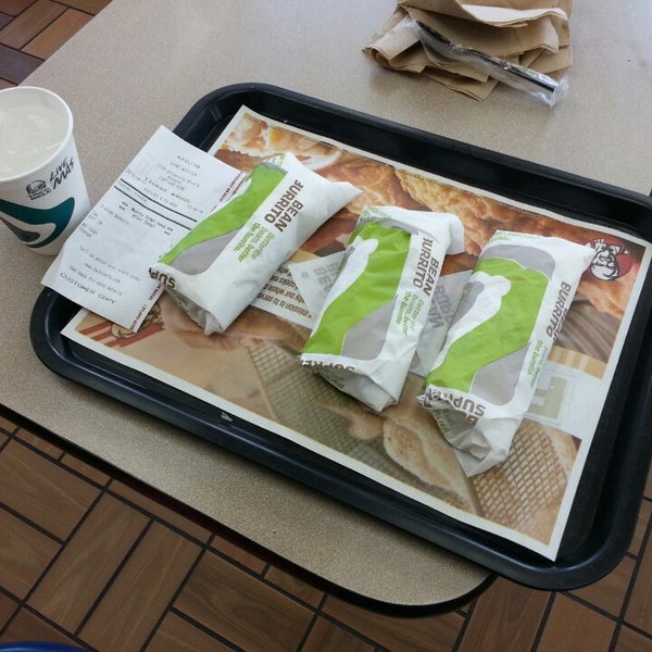 Taco Bell Fast Food Restaurant in Wheaton