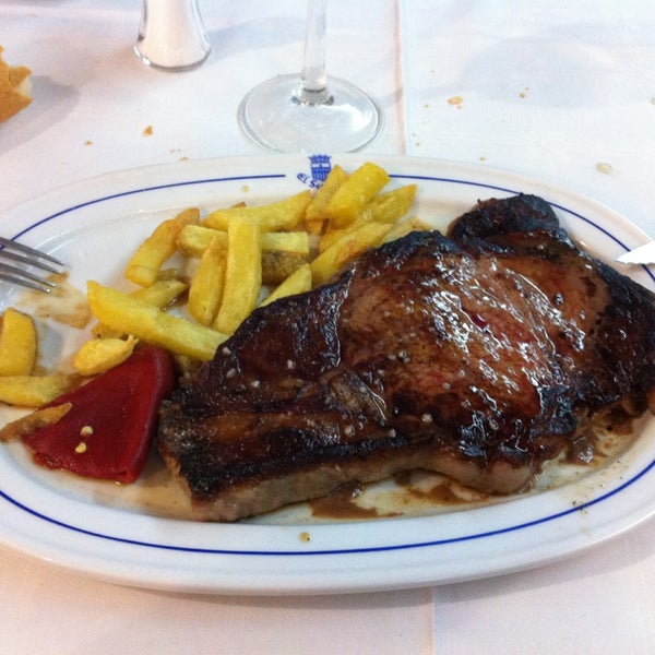 Photo taken at Mesón Restaurante  El Segoviano by Pača H. on 3/18/2013