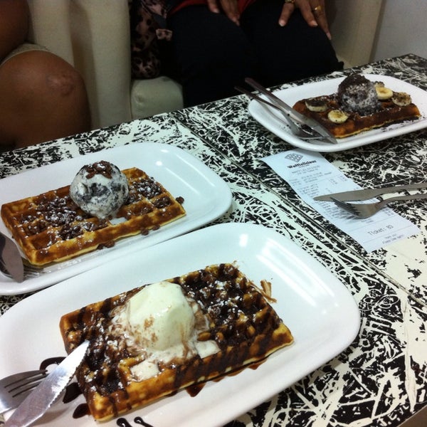 Photo taken at Wafflelicious by Hedraliza on 6/30/2013