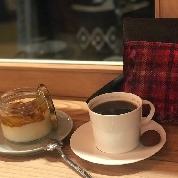 รูปภาพถ่ายที่ Glow Coffee โดย Betül K. เมื่อ 1/1/2019