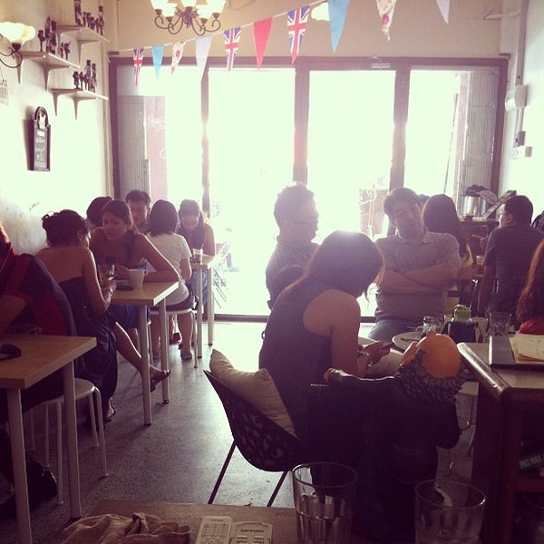 Foto tirada no(a) Sip &amp; Chew Cafe por Kidult C. em 8/10/2013
