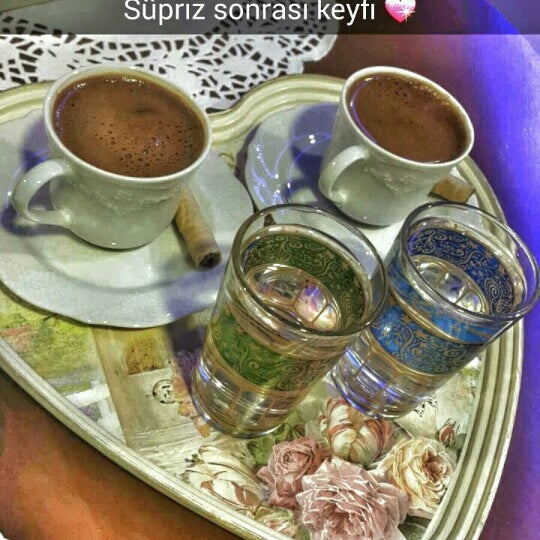 Foto scattata a Cafe Dominant da Zeynep K. il 1/19/2016