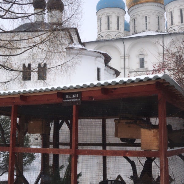 Новоспасский монастырь внутри. Новоспасский монастырь в москве усыпальница романовых. Новоспасский монастырь в москве требы. Новоспасский монастырь гравюры. Новоспасский монастырь в москве требы.