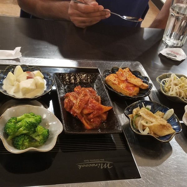 11/22/2019 tarihinde Alekya M.ziyaretçi tarafından Sura Korean BBQ Buffet'de çekilen fotoğraf