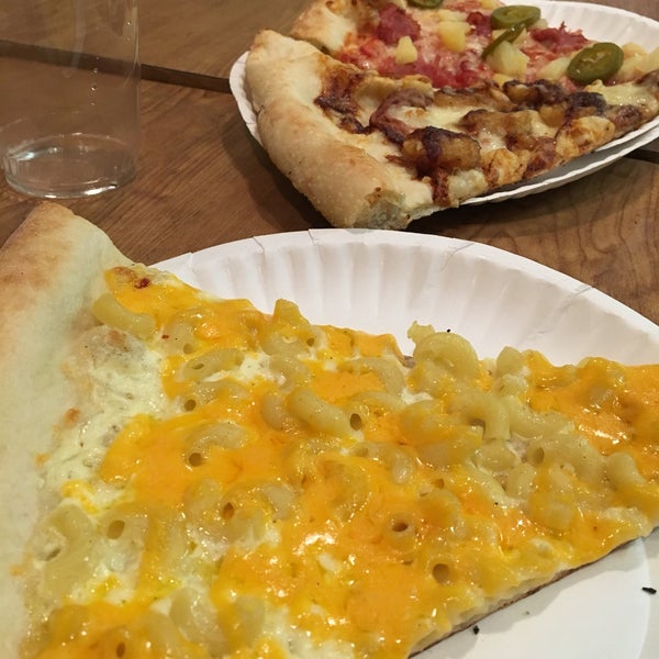 12/31/2017にAnna J.がIan&#39;s Pizzaで撮った写真