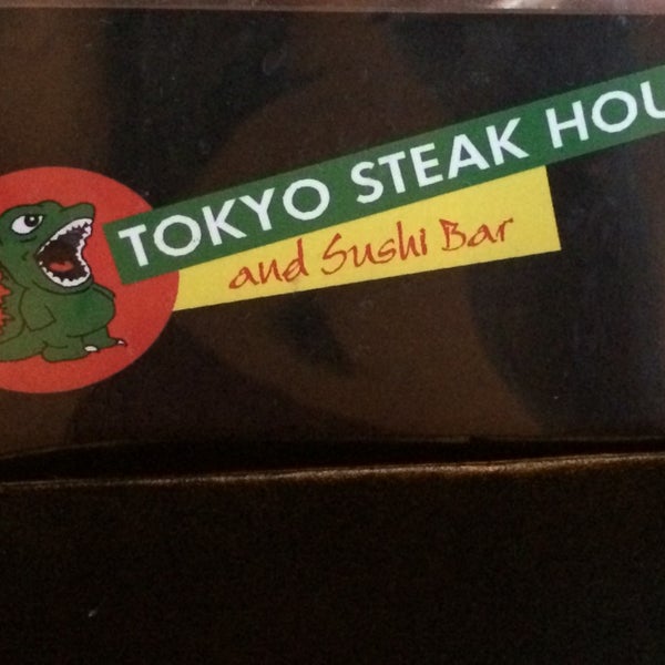 Foto scattata a Tokyo Steakhouse And Sushi Bar da Peter C. il 7/12/2014
