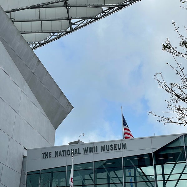 รูปภาพถ่ายที่ The National WWII Museum โดย Dia เมื่อ 3/6/2023