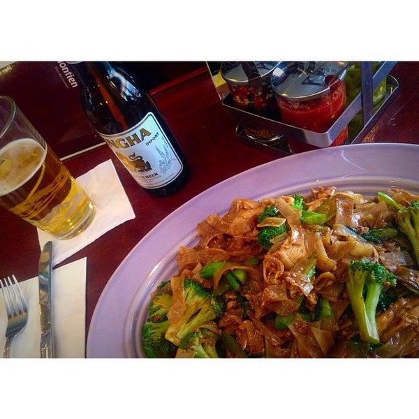 Foto tomada en Montien Boston - Thai Restaurant  por Madison G. el 9/23/2014