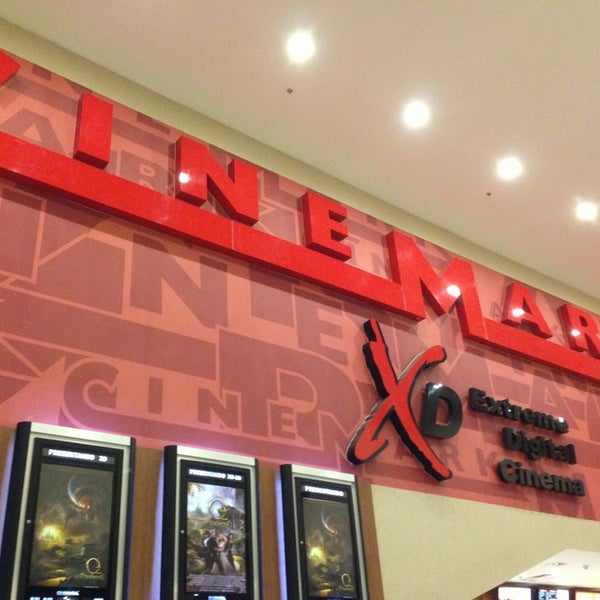 Табличка кафе закрыто. C a закрылись. Магазин c&a. Магазин c&a. C a закрылись.