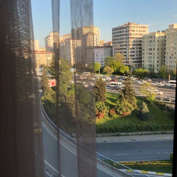 Photo taken at DoubleTree by Hilton Istanbul Esentepe by MaRjan on 4/22/2019