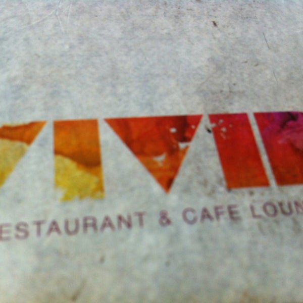 Das Foto wurde bei Vivid Restaurant &amp; Cafe Lounge von Dana H. am 3/24/2013 aufgenommen