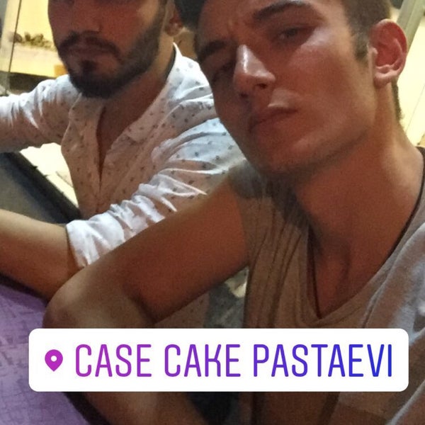 Foto diambil di Case Cake Patisserie oleh Fırat D. pada 7/15/2018