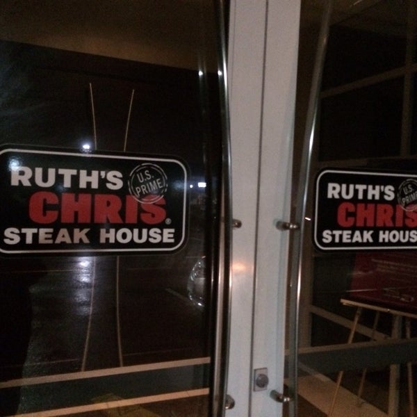 Снимок сделан в Ruth&#39;s Chris Steak House - Durham, NC пользователем karapon 3/7/2014