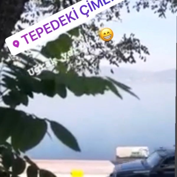 Photo taken at Tepedeki Çimenlik by Yasemin G. on 10/25/2021